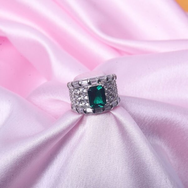925 Sterling Silver Emerald Gleam Statement Ring