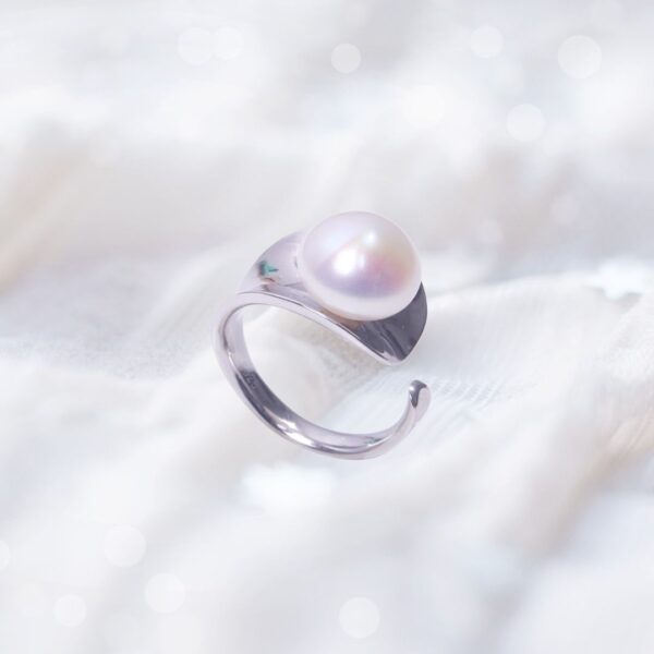 925 Sterling Silver Luminous Pearl Wave Ring - Image 2