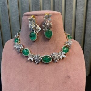 925 Sterling Silver Elegant Emerald Flower Set