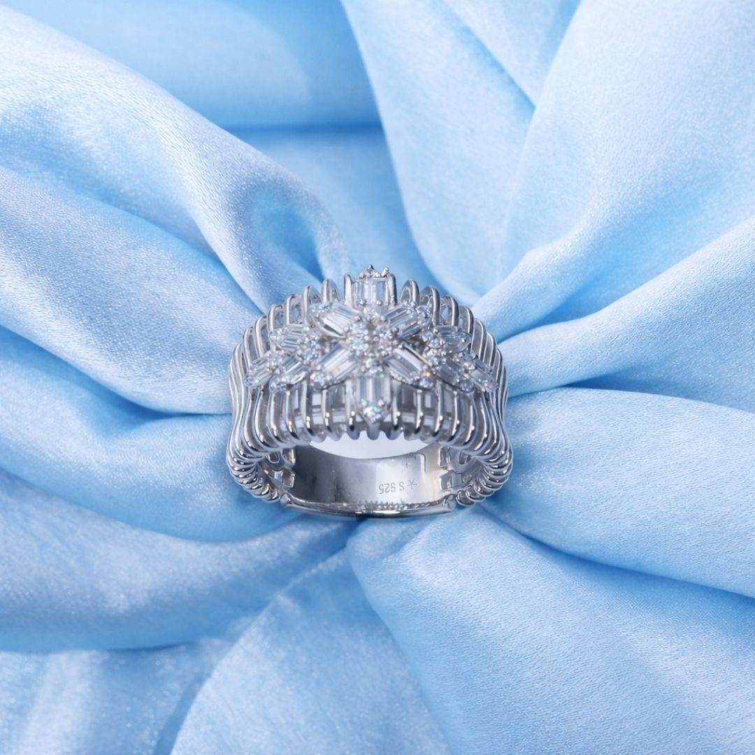 925 Sterling Silver Regal Verdant Halo Ring